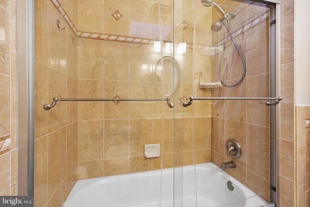 2205 ABBOTSFORD, Vienna, VA 22181