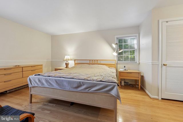 2205 ABBOTSFORD, Vienna, VA 22181