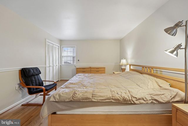 2205 ABBOTSFORD, Vienna, VA 22181