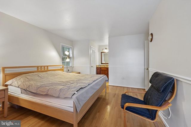 2205 ABBOTSFORD, Vienna, VA 22181
