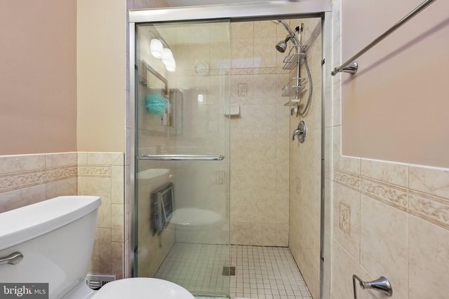 2205 ABBOTSFORD, Vienna, VA 22181