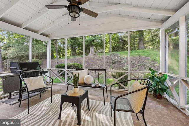 2205 ABBOTSFORD, Vienna, VA 22181