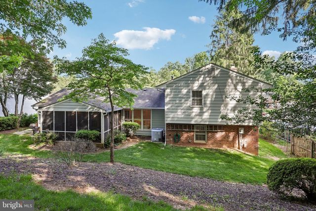2205 ABBOTSFORD, Vienna, VA 22181