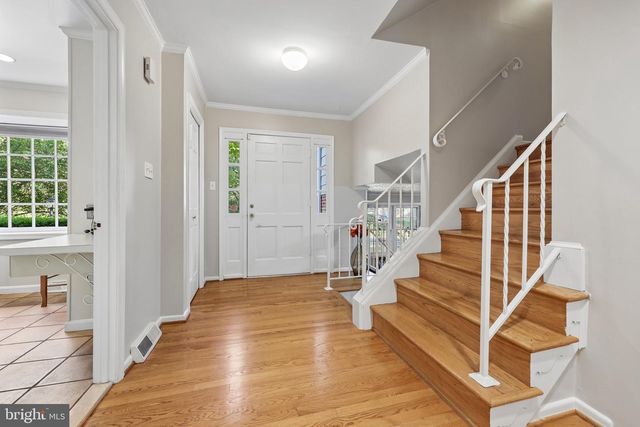 2205 ABBOTSFORD, Vienna, VA 22181