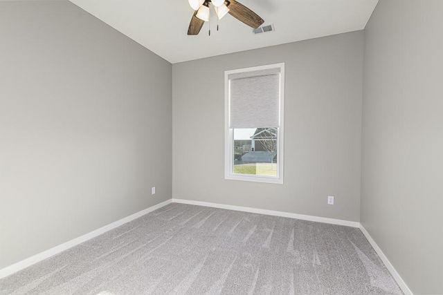 932 N Cottonwood Court, Tonganoxie, KS 66086