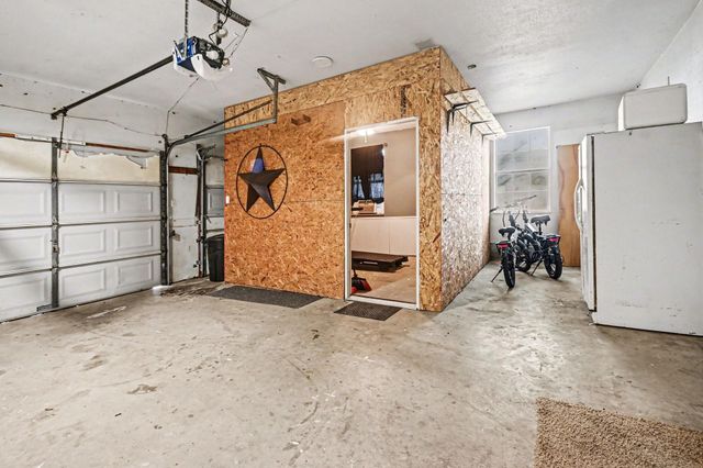 21503 Pecan Bend Road, Damon, TX 77430