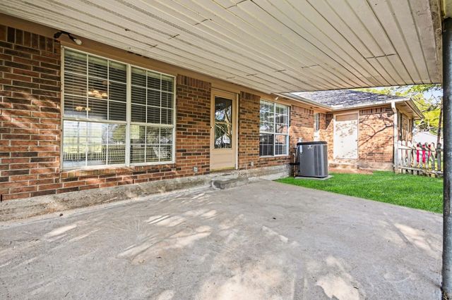 21503 Pecan Bend Road, Damon, TX 77430