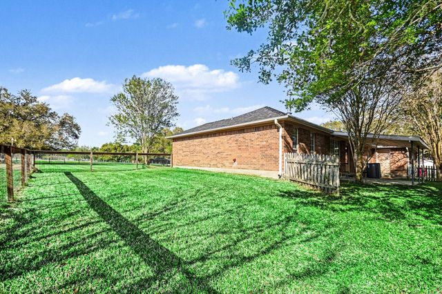 21503 Pecan Bend Road, Damon, TX 77430