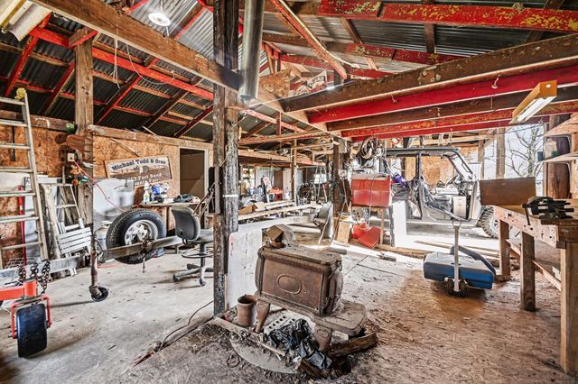 21503 Pecan Bend Road, Damon, TX 77430