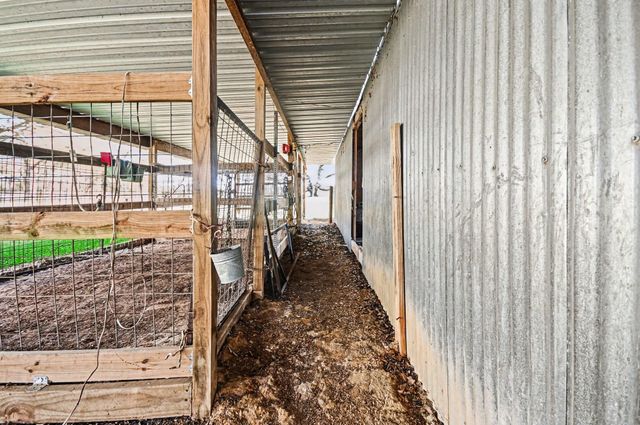 21503 Pecan Bend Road, Damon, TX 77430