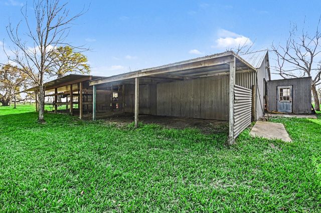 21503 Pecan Bend Road, Damon, TX 77430