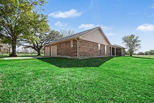 21503 Pecan Bend Road, Damon, TX 77430