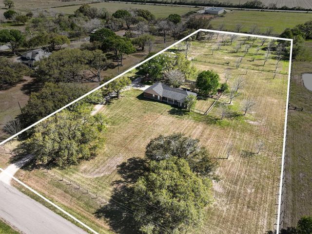 21503 Pecan Bend Road, Damon, TX 77430