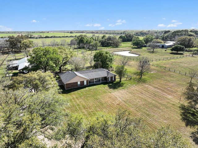 21503 Pecan Bend Road, Damon, TX 77430