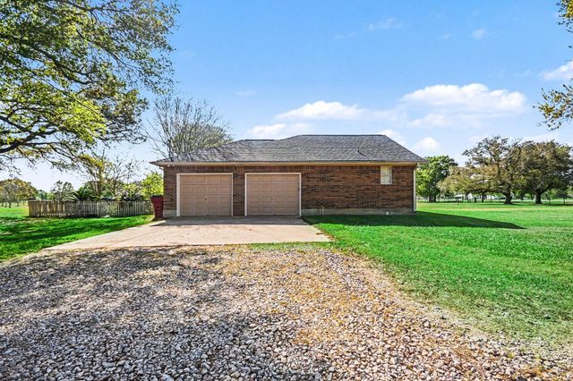 21503 Pecan Bend Road, Damon, TX 77430