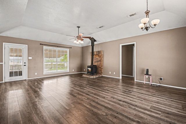 21503 Pecan Bend Road, Damon, TX 77430