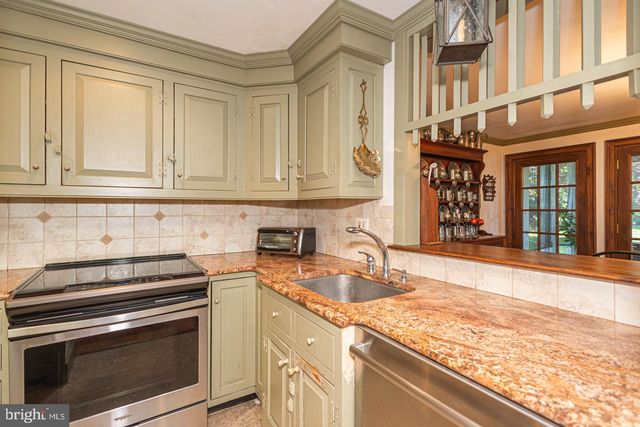 1224 TAYLORSVILLE RD, Washington Crossing, PA 18977