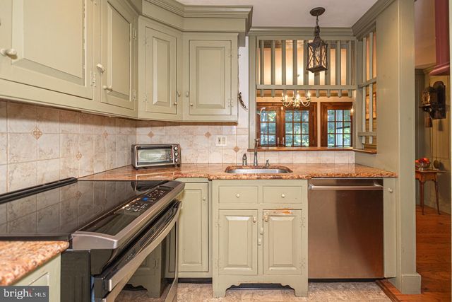 1224 TAYLORSVILLE RD, Washington Crossing, PA 18977