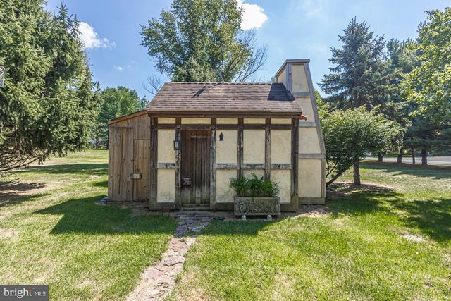 1224 TAYLORSVILLE RD, Washington Crossing, PA 18977