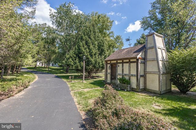 1224 TAYLORSVILLE RD, Washington Crossing, PA 18977