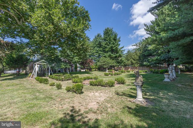 1224 TAYLORSVILLE RD, Washington Crossing, PA 18977