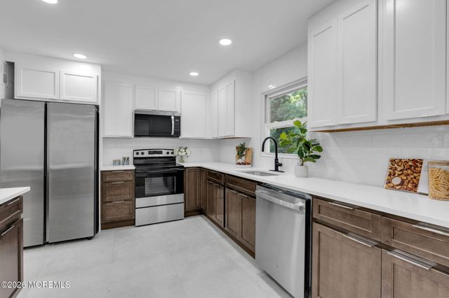 138 N Cooks Bridge Road, Jackson, NJ 08527
