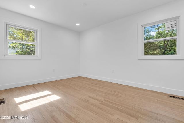 138 N Cooks Bridge Road, Jackson, NJ 08527
