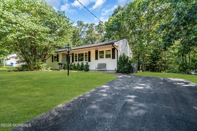 138 N Cooks Bridge Road, Jackson, NJ 08527