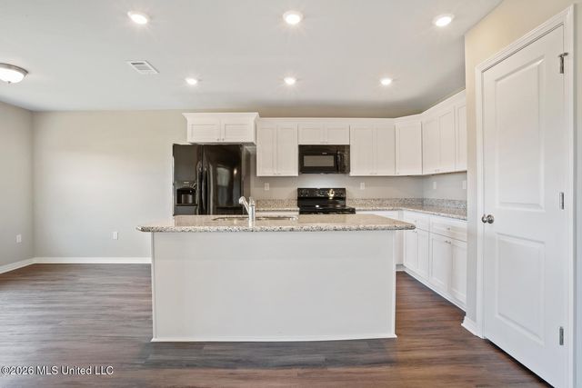 629 Oak Street, Ocean Springs, MS 39564