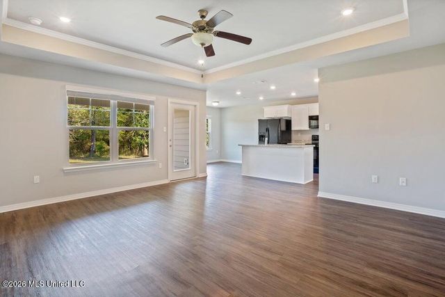 629 Oak Street, Ocean Springs, MS 39564