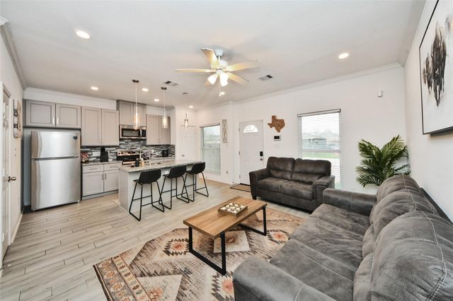 7980 Ethel Street B, Houston, TX 77028