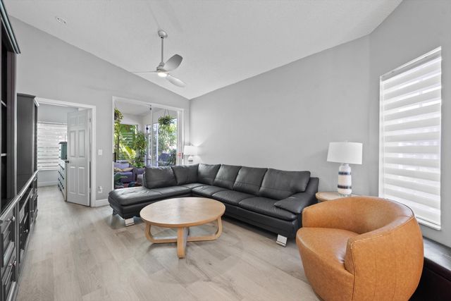 10761 PELICAN Drive, Wellington, FL 33414
