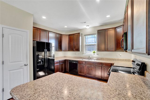 324 S Stonegate Drive, Seneca, SC 29678