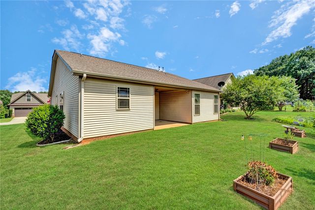 324 S Stonegate Drive, Seneca, SC 29678