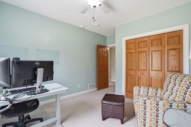 10389 Fox Run Road, Woodbury, MN 55129