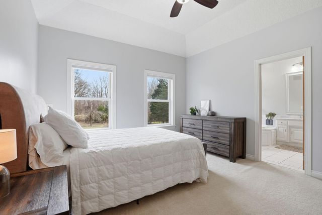 10389 Fox Run Road, Woodbury, MN 55129