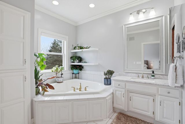 10389 Fox Run Road, Woodbury, MN 55129