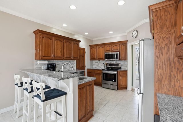 10389 Fox Run Road, Woodbury, MN 55129