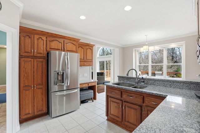 10389 Fox Run Road, Woodbury, MN 55129