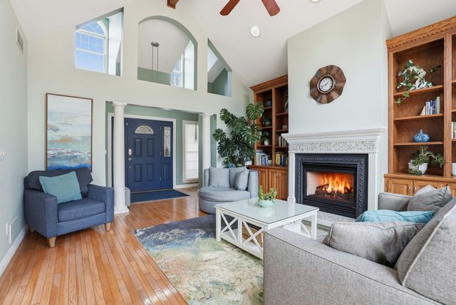 10389 Fox Run Road, Woodbury, MN 55129