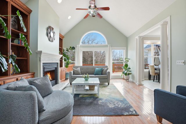 10389 Fox Run Road, Woodbury, MN 55129