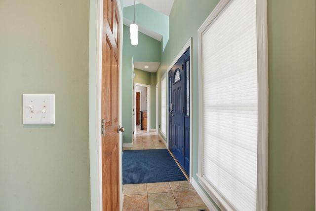 10389 Fox Run Road, Woodbury, MN 55129