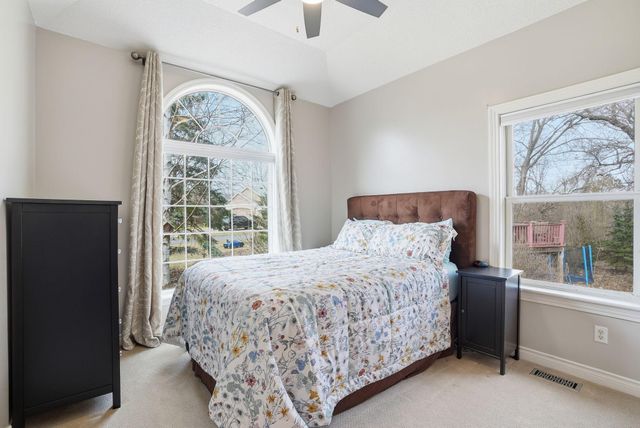 10389 Fox Run Road, Woodbury, MN 55129