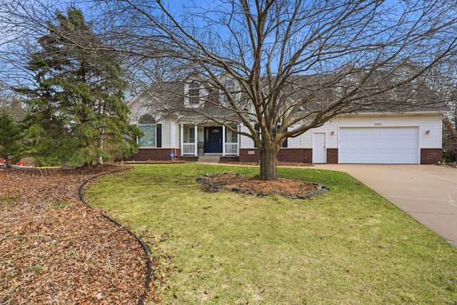 10389 Fox Run Road, Woodbury, MN 55129