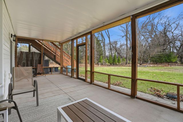 10389 Fox Run Road, Woodbury, MN 55129