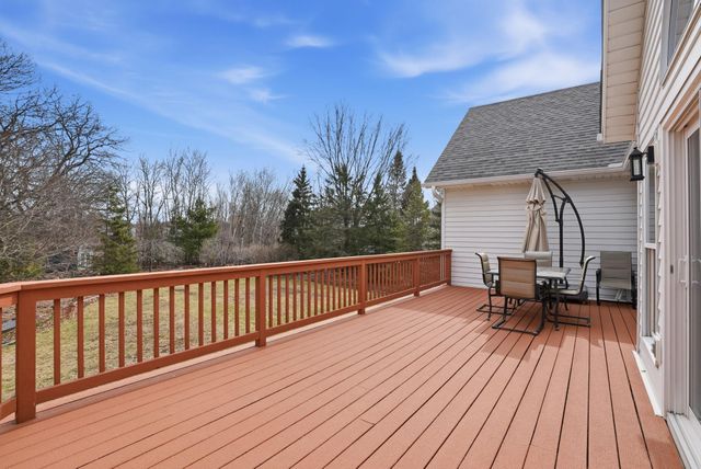 10389 Fox Run Road, Woodbury, MN 55129