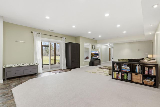 10389 Fox Run Road, Woodbury, MN 55129