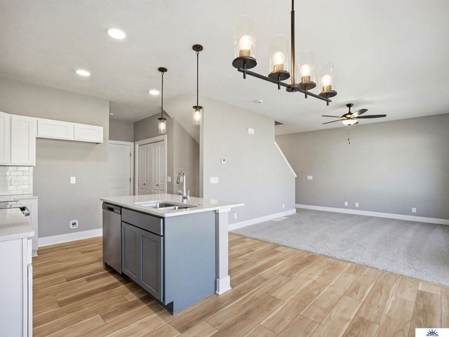 7901 N 94th Street, Omaha, NE 68122