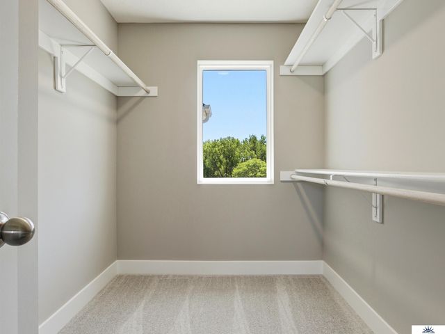 7901 N 94th Street, Omaha, NE 68122