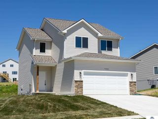 7901 N 94th Street, Omaha, NE 68122